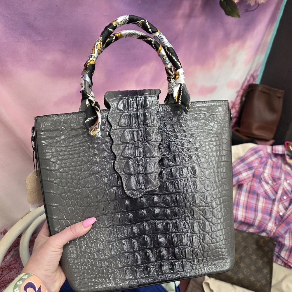Real Leather Croc Embossed Purse Bag - Picture 10 of 12